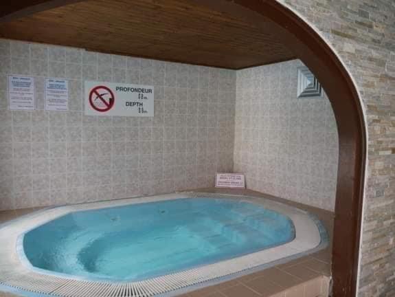 Campsite Mobil-home A Louer Dans Un **** Proche De La Et Foret